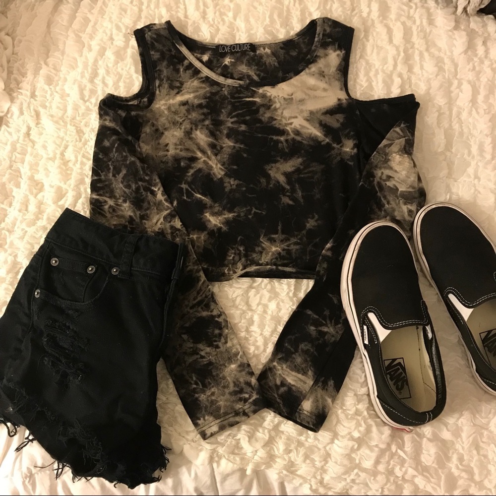 Cropped Tee